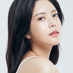 긴 생머리 여성 모델 얼굴